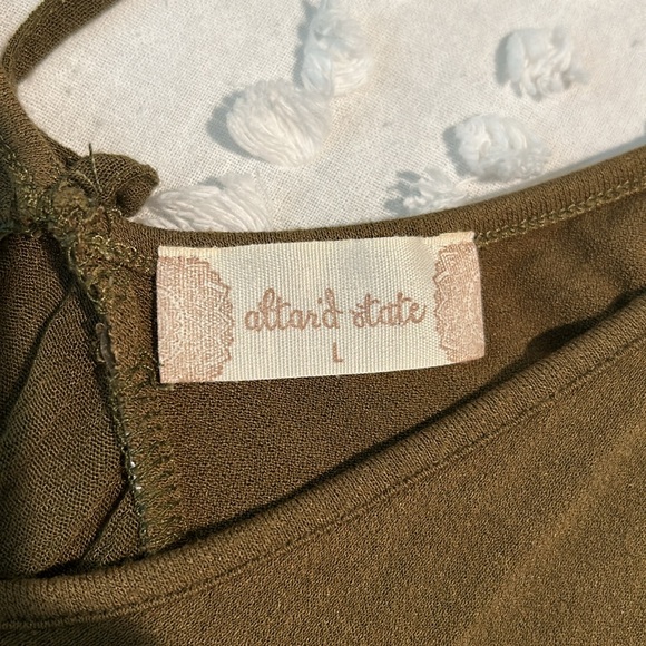 ALTAR’D STATE TOP! 🤍 - Picture 2 of 3